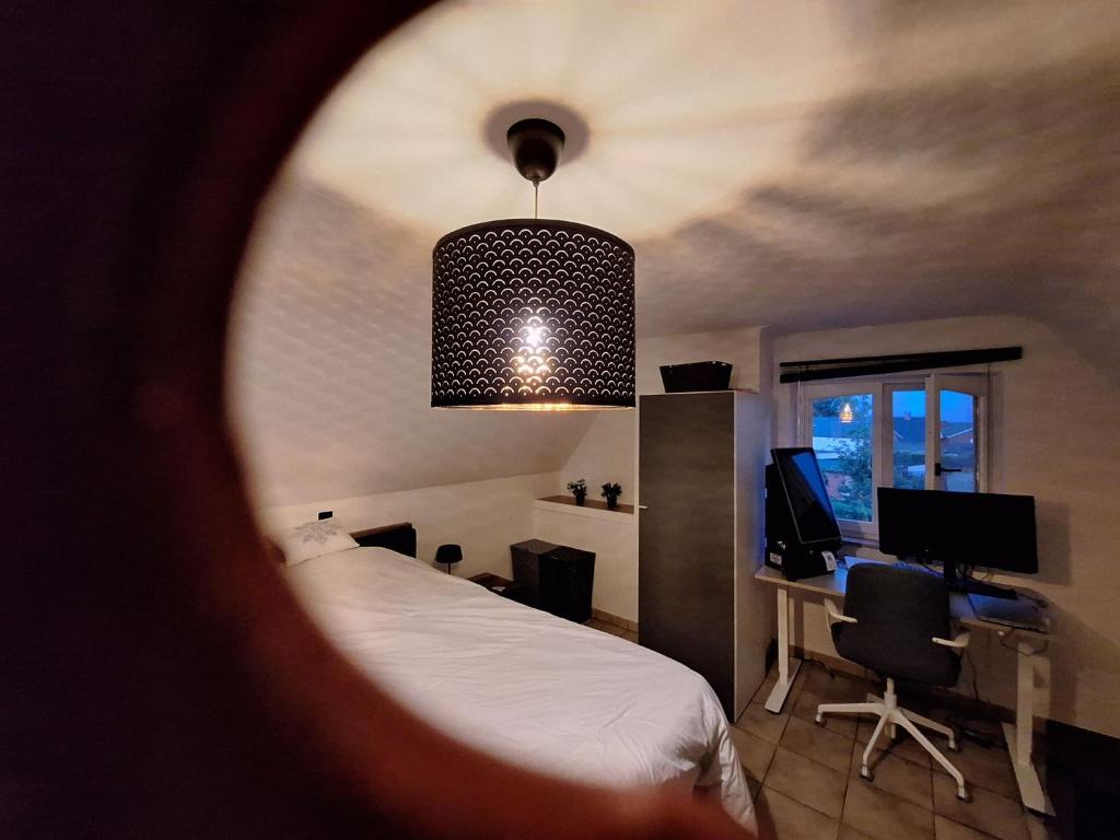 Room in Guest room - Serene Guest Room in Charming Village of Gottem, East Flanders photo 1