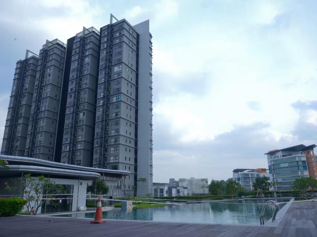 Cozy Studio unit - Cyberjaya - WiFi - Free parking - Tap to explore photos