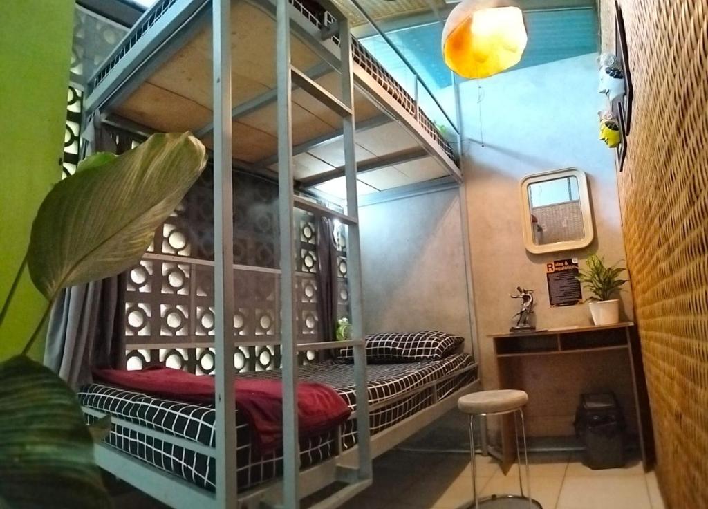 Condro Wulan Hostel Room Type - Budget Twin Room