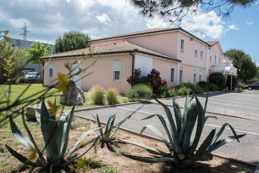 Quick Palace St Jean De Vedas - A709 photo 1