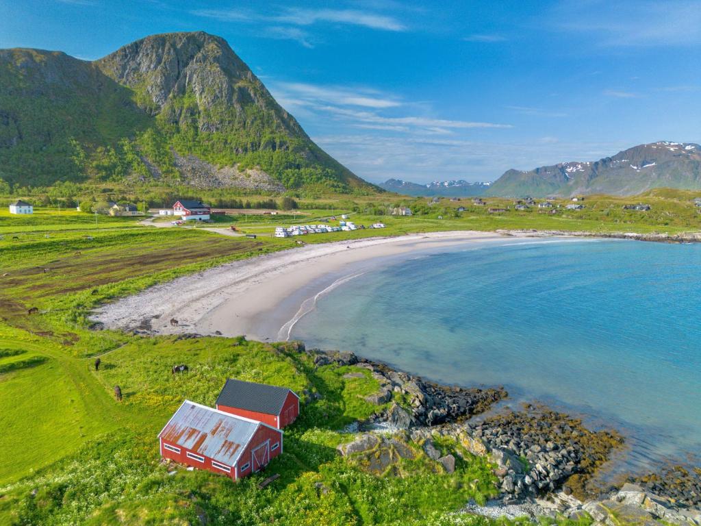 Lofoten Links Lodges - Tap to explore photos