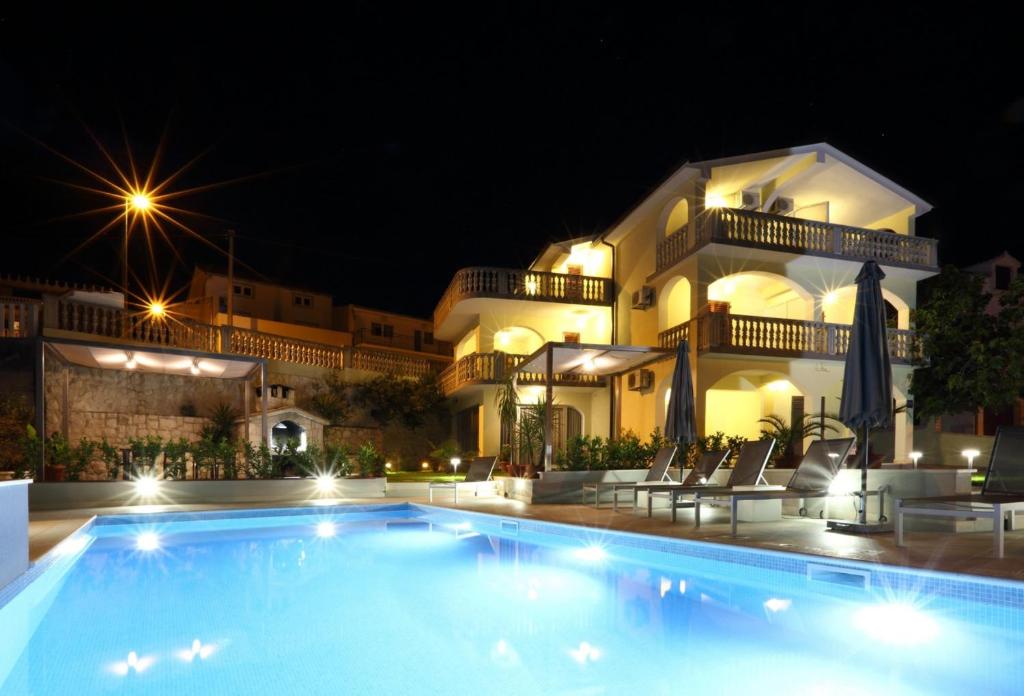 Apartments Bago