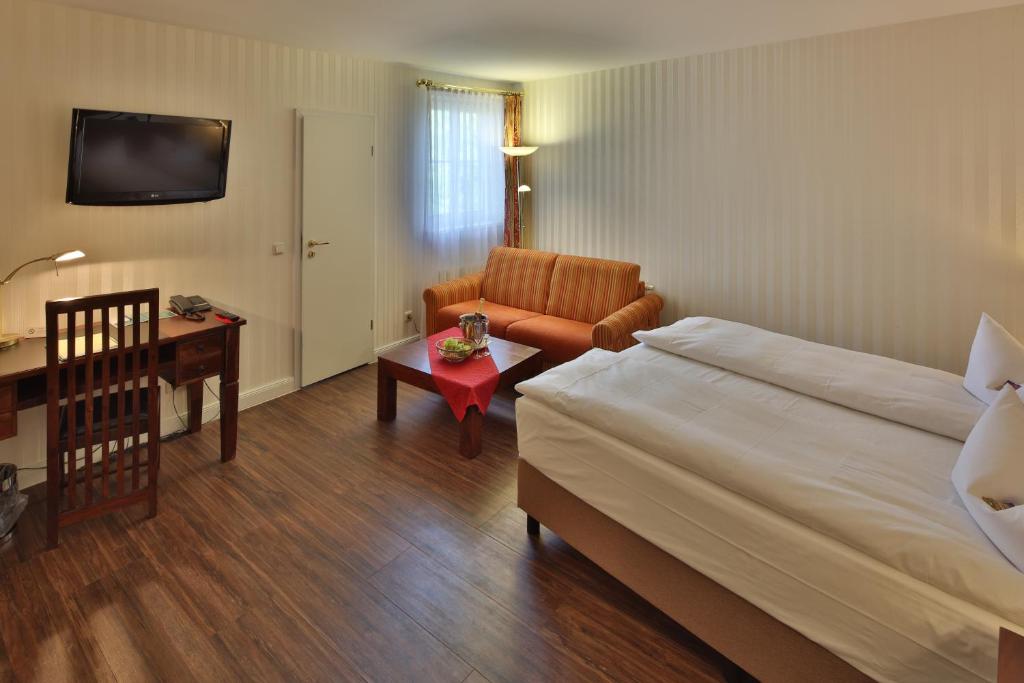 Двухместный (Улучшенный двухместный номер с 1 кроватью), Hotel Elefant