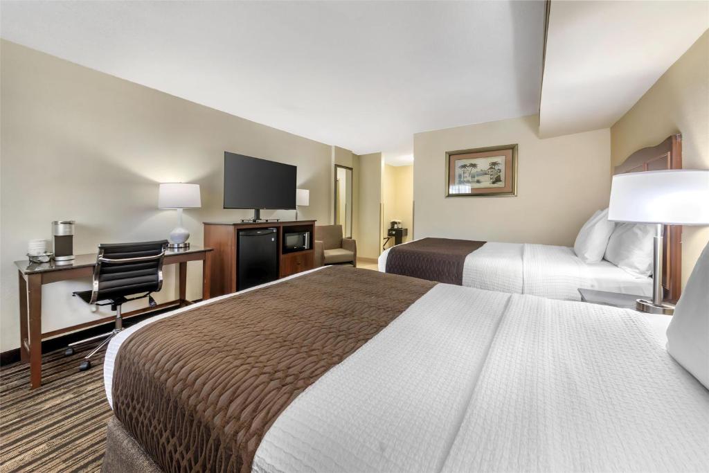 Best Western Plus North Miami-Bal Harbour - Tap to explore photos