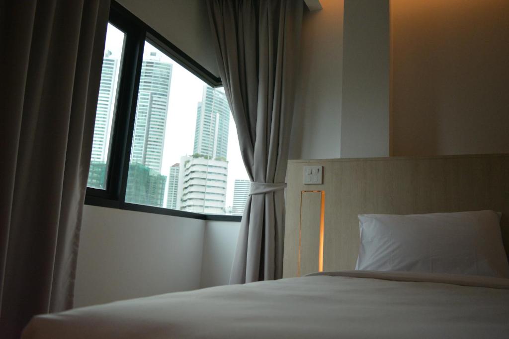 Двухместный (Бюджетный двухместный номер с 1 кроватью), Rezt Bangkok