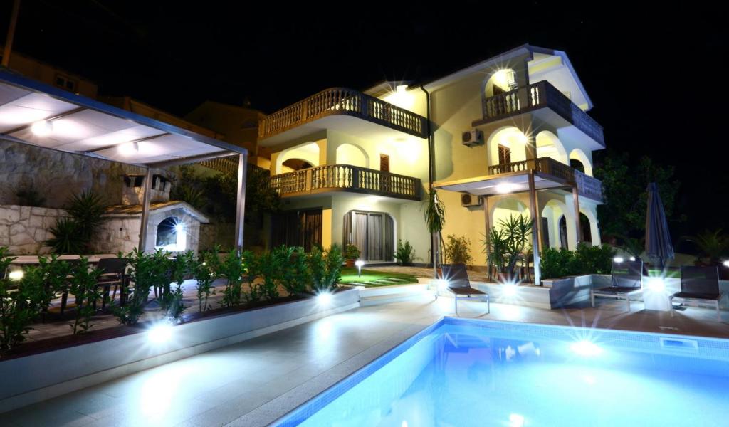Apartments Bago photo 2