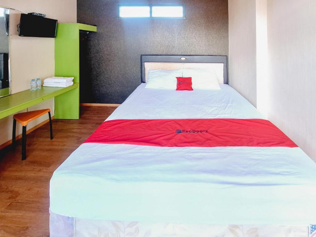 RedDoorz Syariah near Lippo Plaza Batu