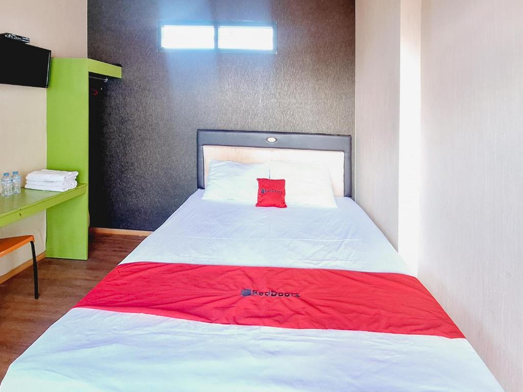RedDoorz Syariah near Lippo Plaza Batu photo 3