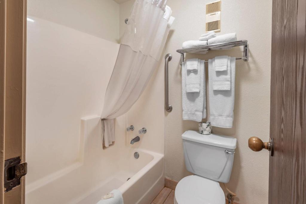 Quality Inn Grand Junction near University - Tap to explore photos