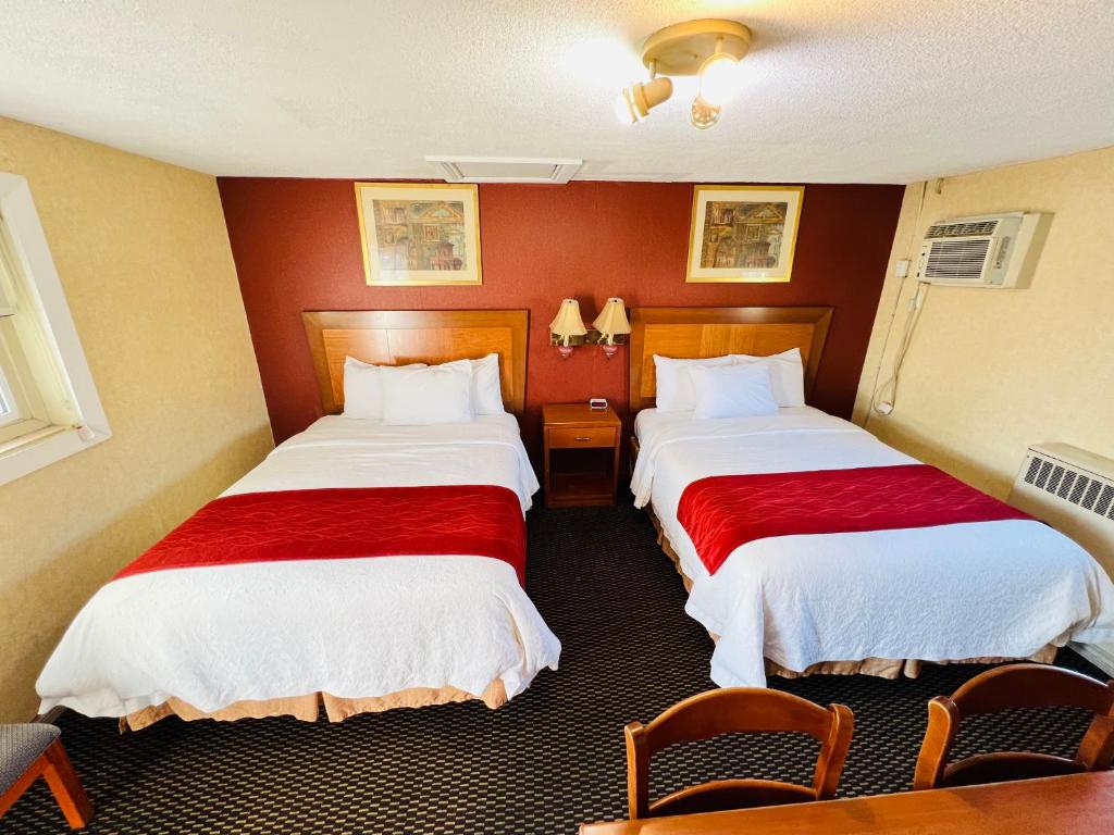 Bestway Motel Room Type - Queen Room with Two Queen Beds - Non-Smoking