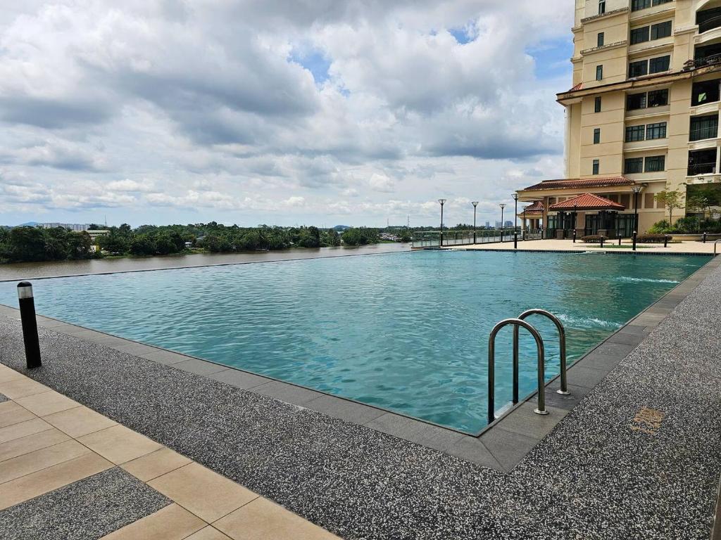 Kuching Riverine Resort - Tap to explore photos