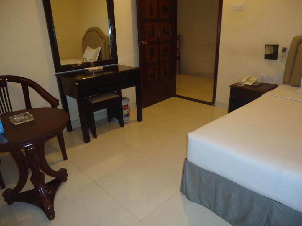 Executive Residence photo 3