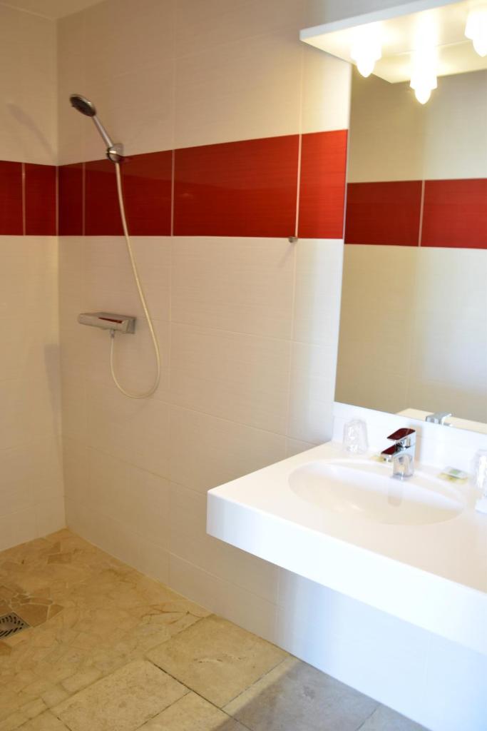 Logis Hôtel Des Sources Room Type - Superior Twin Room