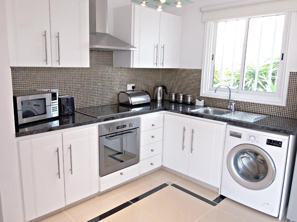 Coral Bay Apartment - Prime Tourist Location photo 4