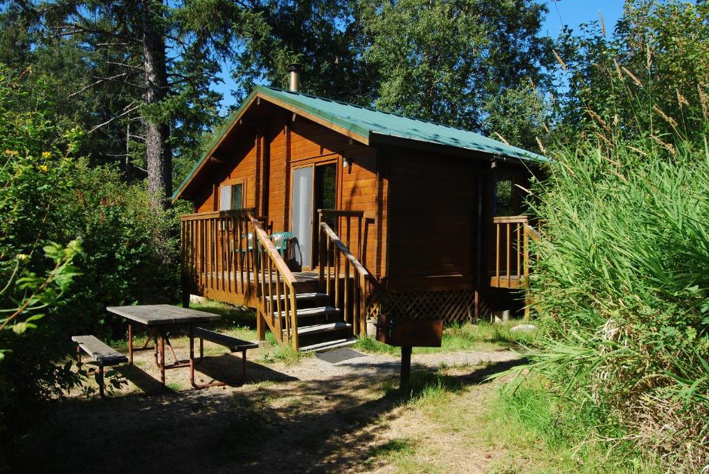 La Conner Camping Resort Deluxe Cabin 5 photo 1
