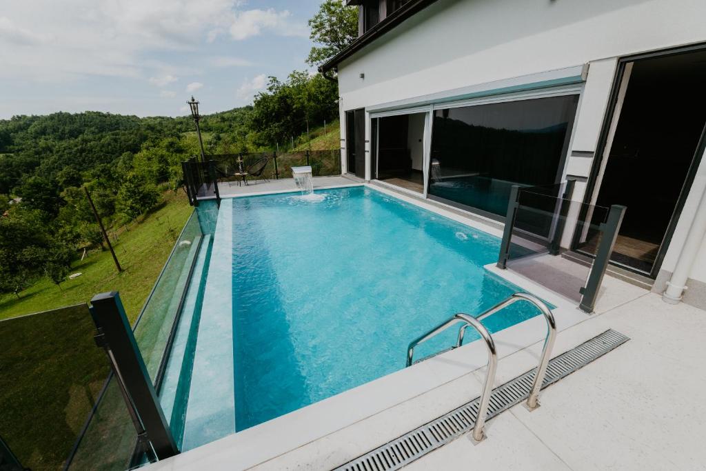 Villa Luxury A&A photo 1