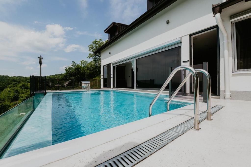 Villa Luxury A&A photo 3