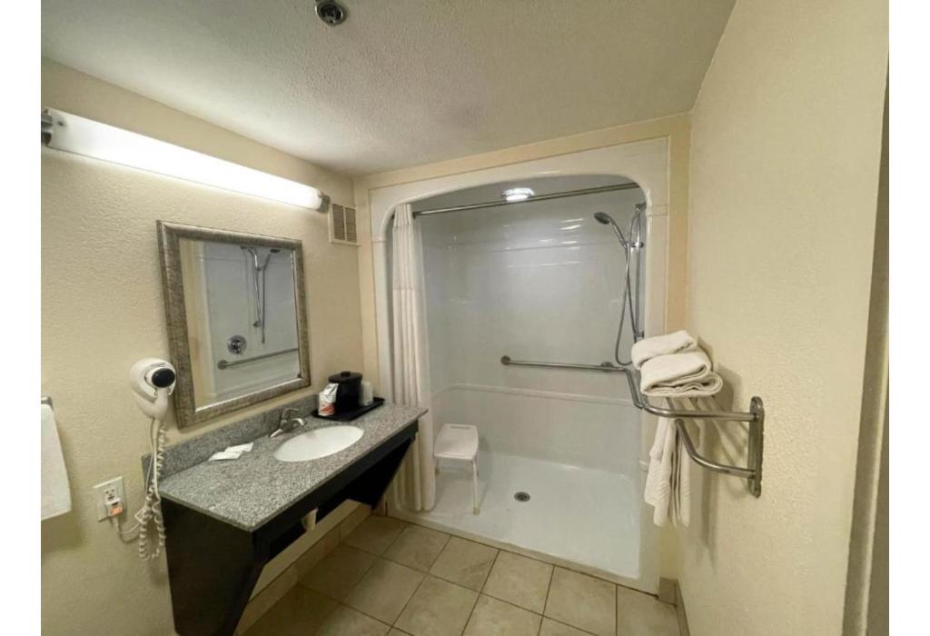 Motel 6 Oklahoma City, OK - Frontier City - Tap to explore photos