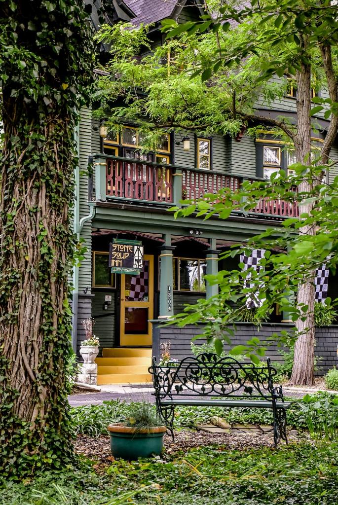 Stone Soup Inn image