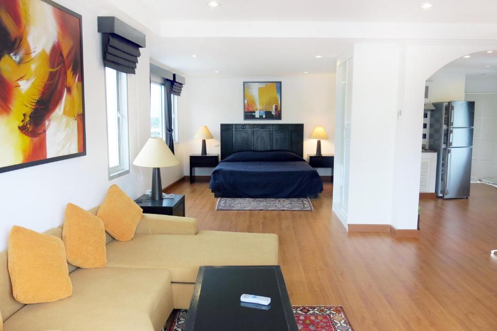 Студио (Номер-студио с балконом), Orchid Kathu Heights Service Apartments