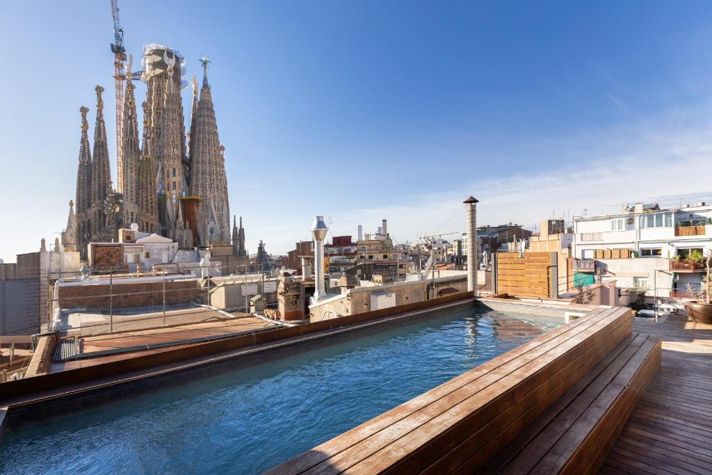 Enjoybcn Gaudi Apartments - Tap to explore photos