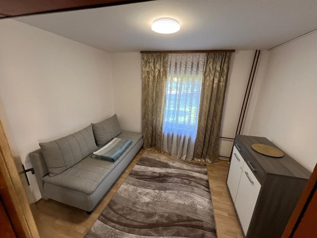 Home Nur photo 2