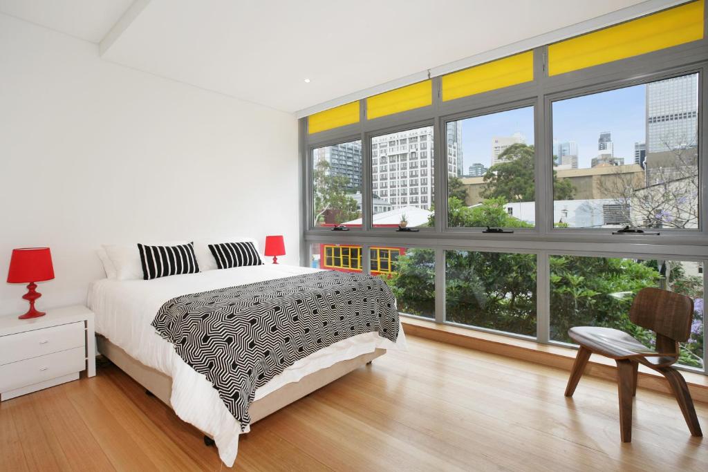 New York on Riley - Split-Level Executive 2BR Darlinghurst Apartment with a New York Feel photo 4