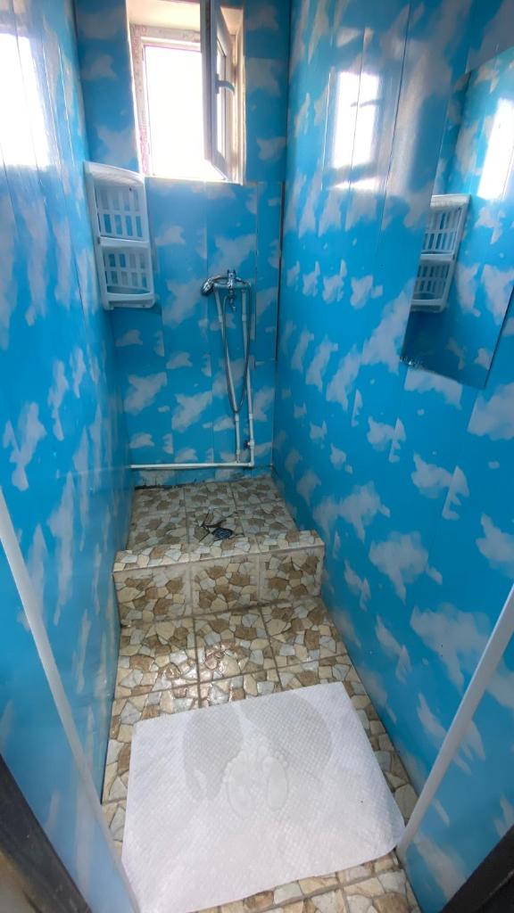 Alay Travel house - Tap to explore photos
