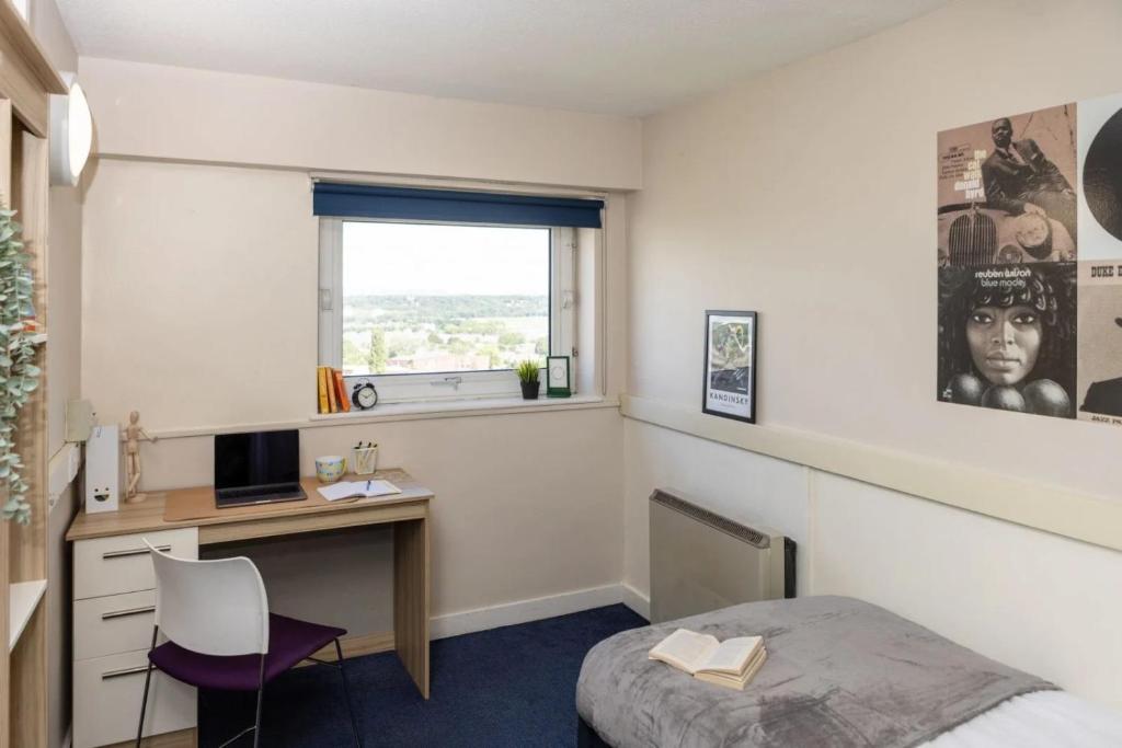 John Lester & Eddie Colman Courts - Campus Accommodation - Tap to explore photos