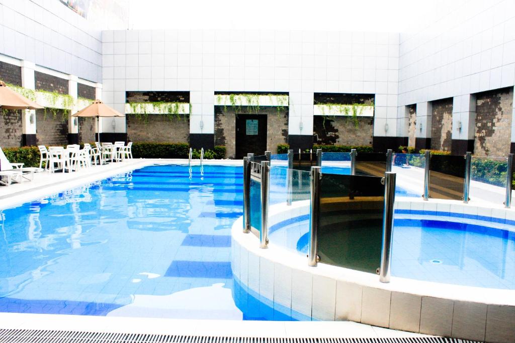 Manila Grand Opera Hotel - Tap to explore photos