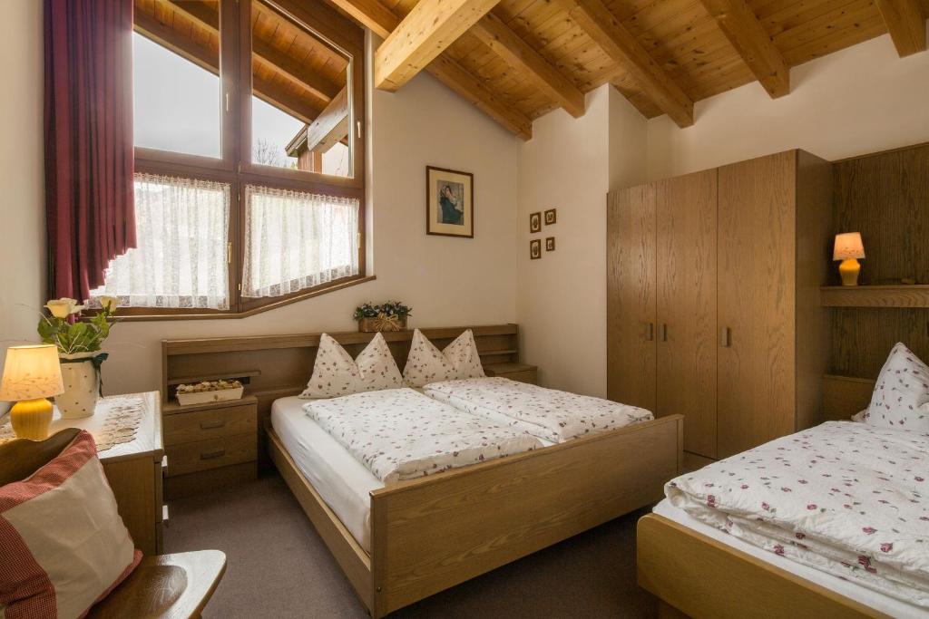 Alpin Apartments Colfosco - Tap to explore photos