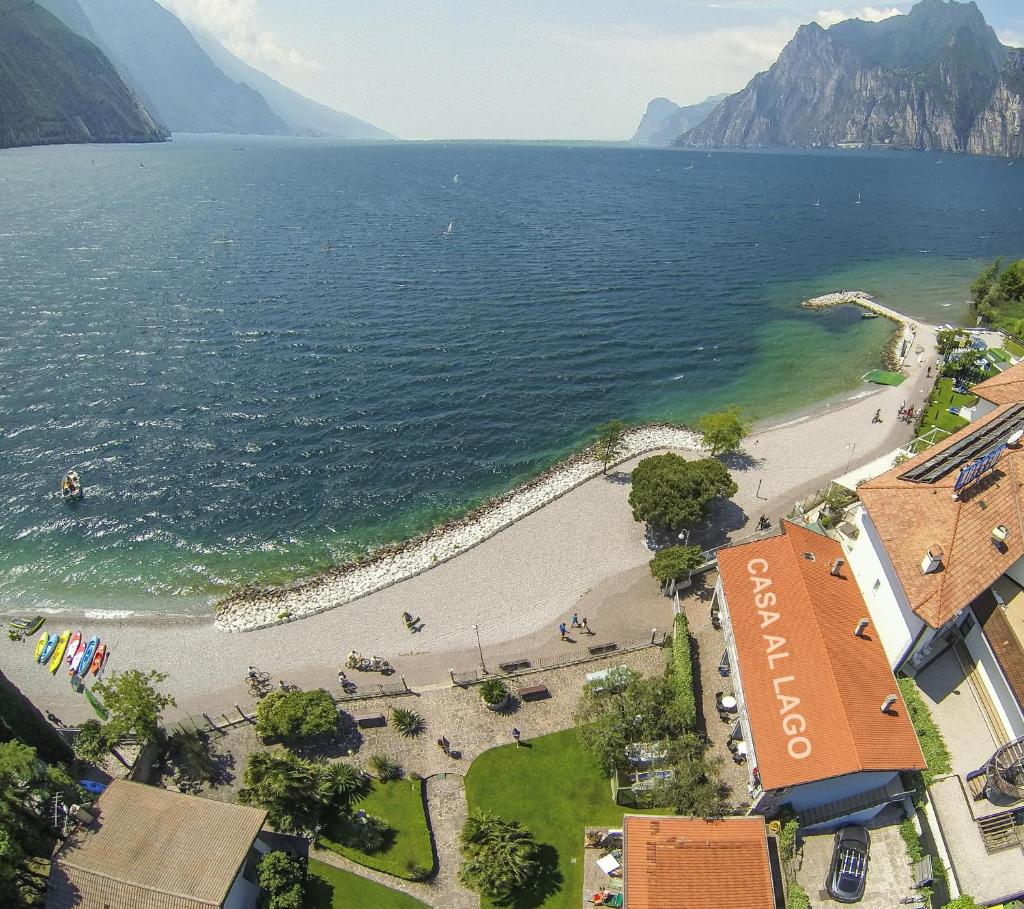 Casa Toblini al Lago on the beach photo 2