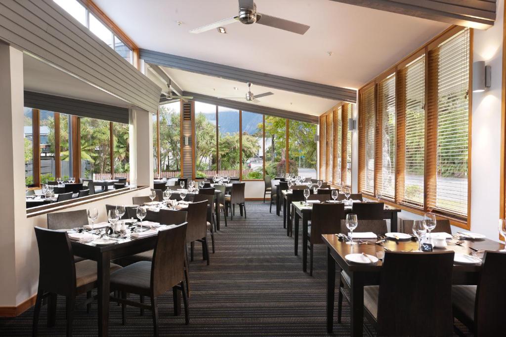 Scenic Hotel Franz Josef Glacier photo 1