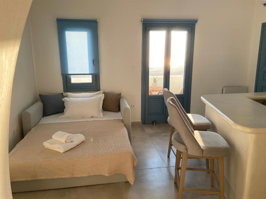 ENA suites Santorini
