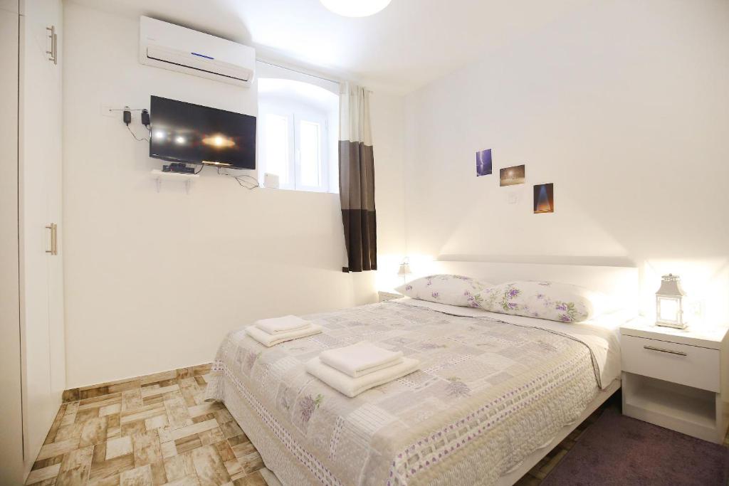 Studio Apartment Laura photo 2