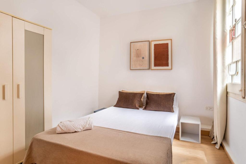 The Collection Barcelona - Paseo St Joan sunny and huge 4BD - Tap to explore photos