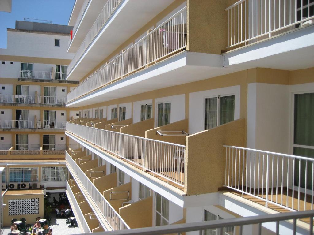 Hotel Riutort photo 2