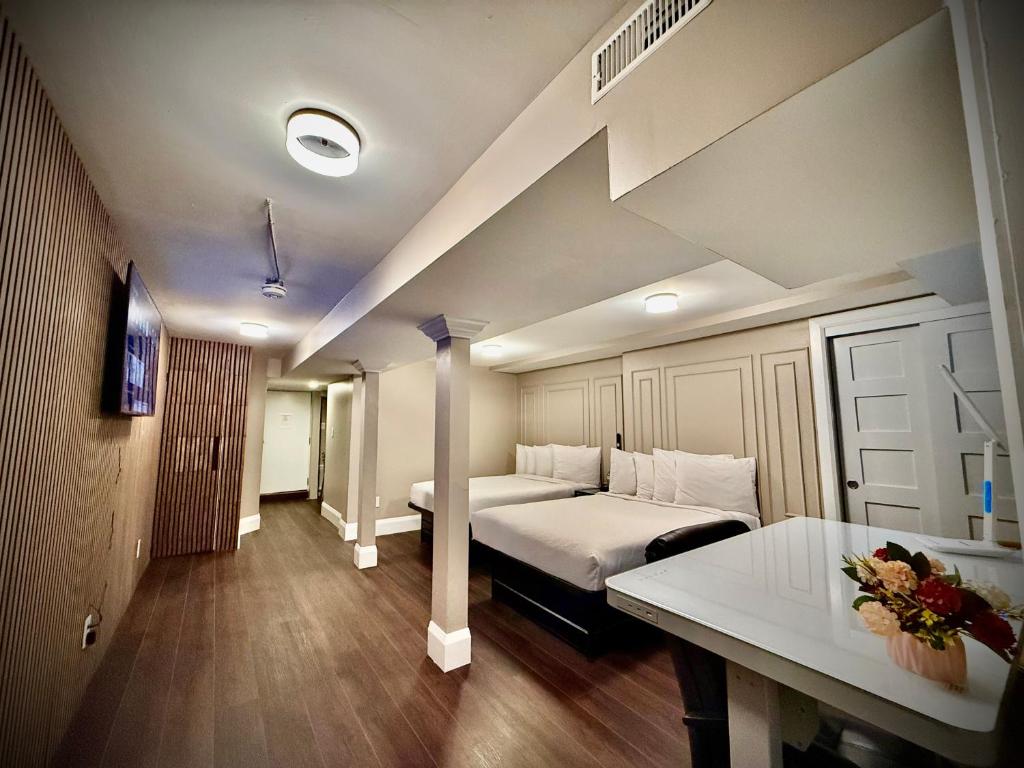 Royal Oak Inn Room Type - Studio Apartment