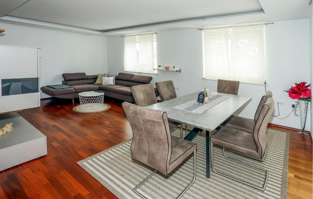 Stunning Apartment In Secovlje With 3 Bedrooms And Wifi photo 2