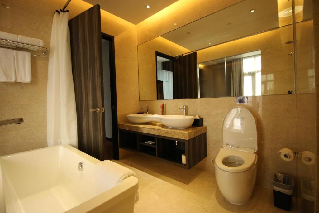 Сьюит (Люкс), Aqueen Hotel Paya Lebar