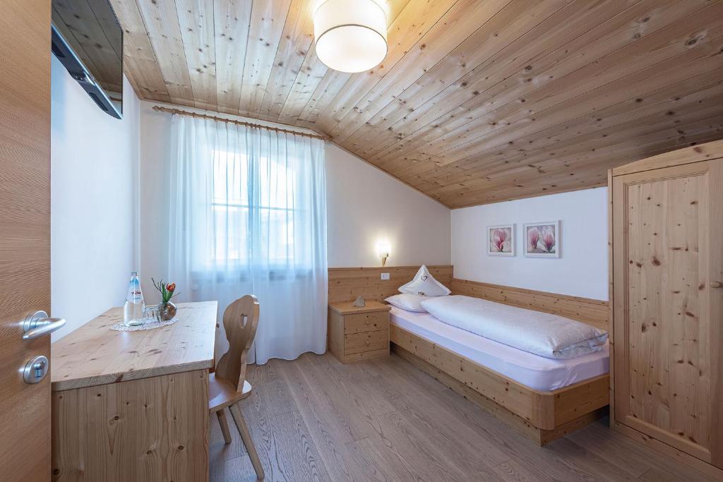 Tirolerhof guesthouse - Tap to explore photos