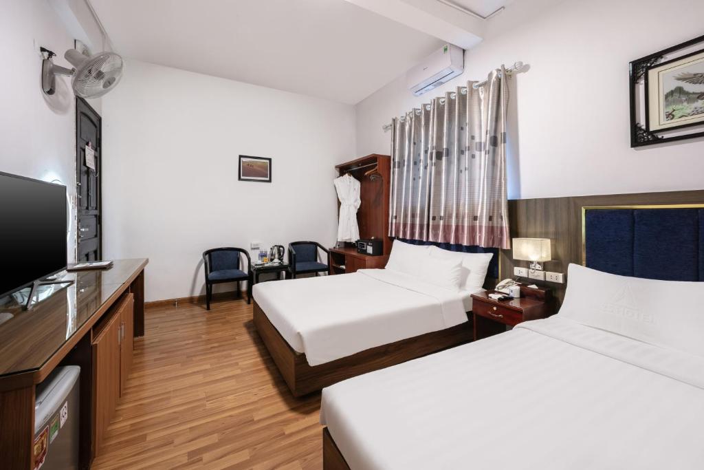 A25 Hotel - Hoang Quoc Viet - Tap to explore photos