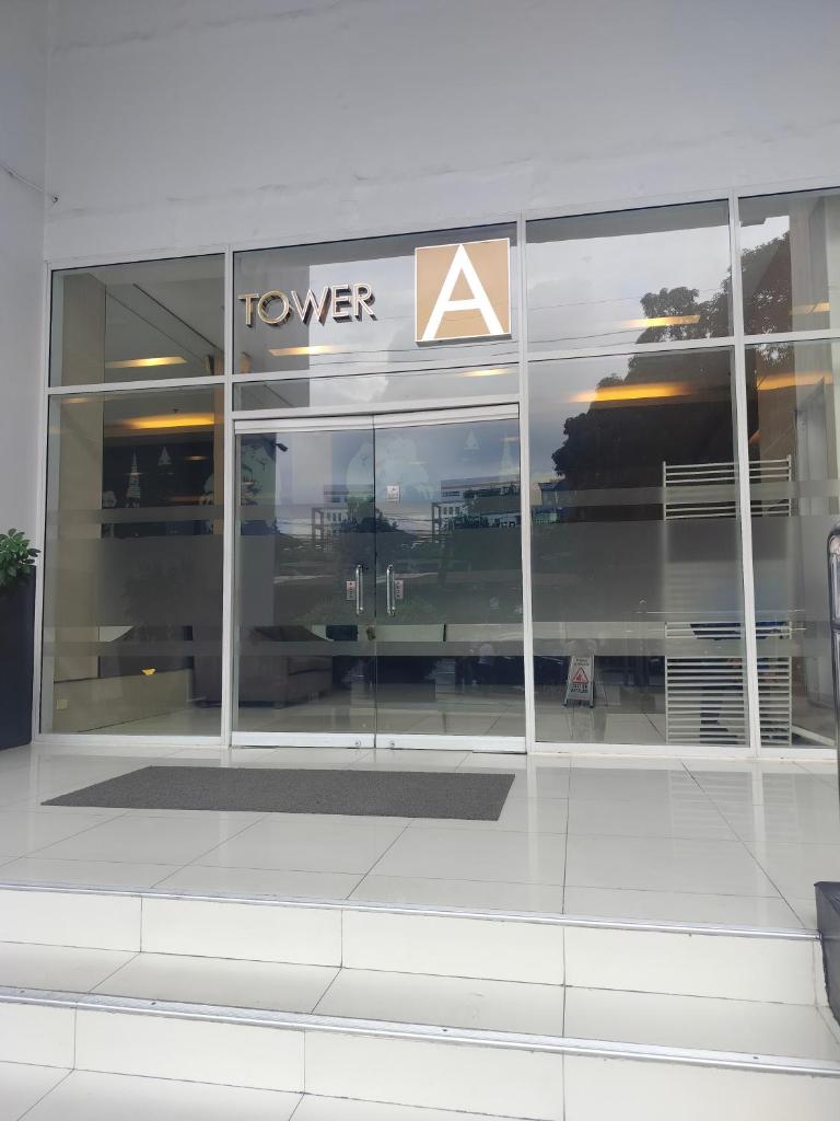 9th Floor Pool View Studio Unit Tower A with Modern Amenities, Metro Manila