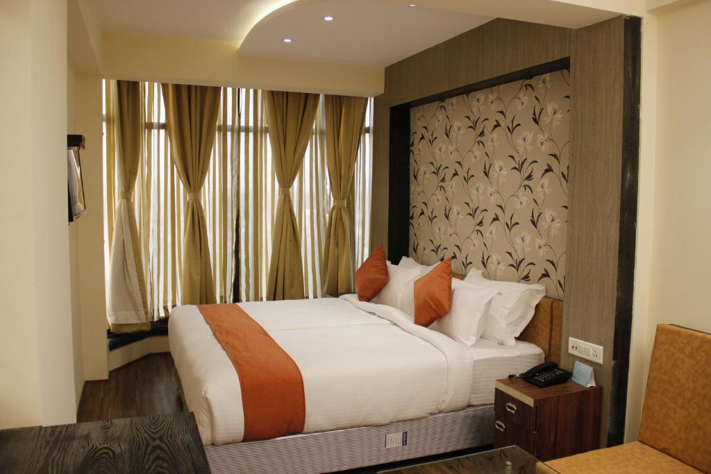 Двухместный (Представительский двухместный номер с 1 кроватью), Regenta Inn Larica
