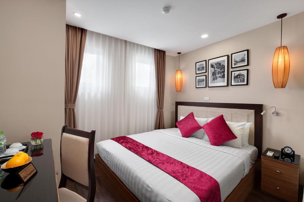 Двухместный (Стандартный номер с кроватью размера «king-size»), Golden Moon Suite Hotel