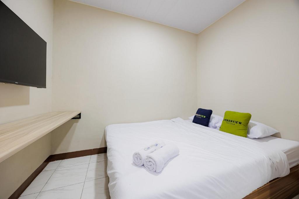 Urbanview Petukangan Mansion Jakarta Room Type - Suite
