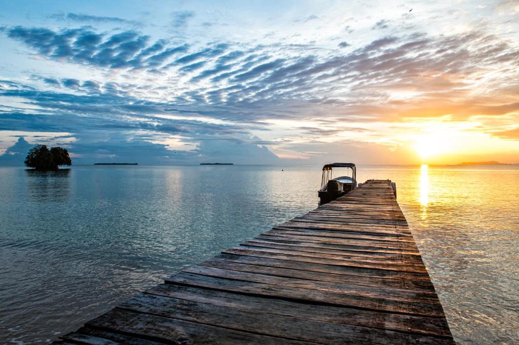Popa Paradise Beach Resort photo 1