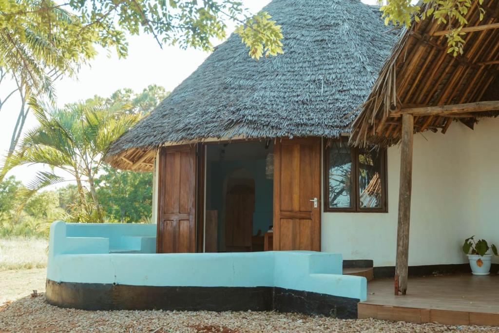 Kingfisher Beach Resort - Tap to explore photos