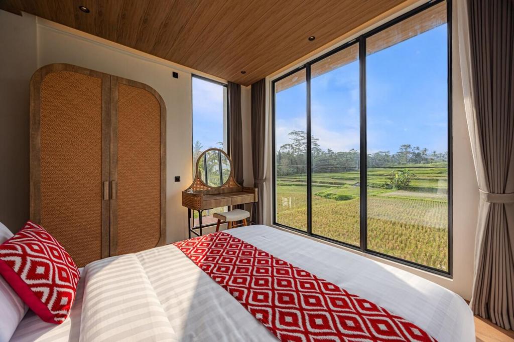 Rice Field 3BR Villa with Pool & Daily Breakfast by Santi Management photo 2