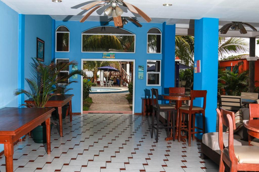 Sabas Beach Resort photo 1